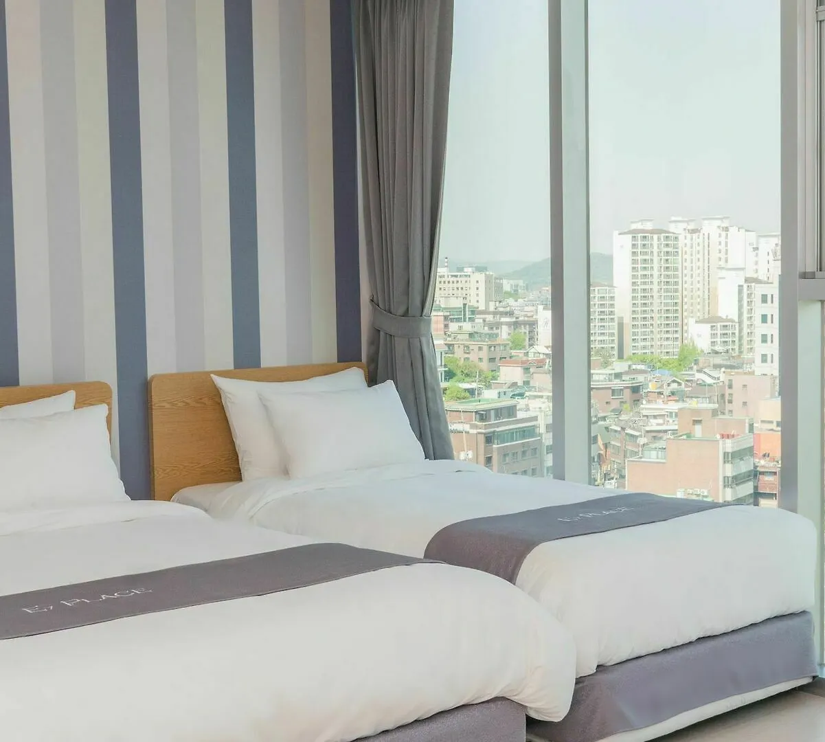 E Seven Place Seoul Hotel